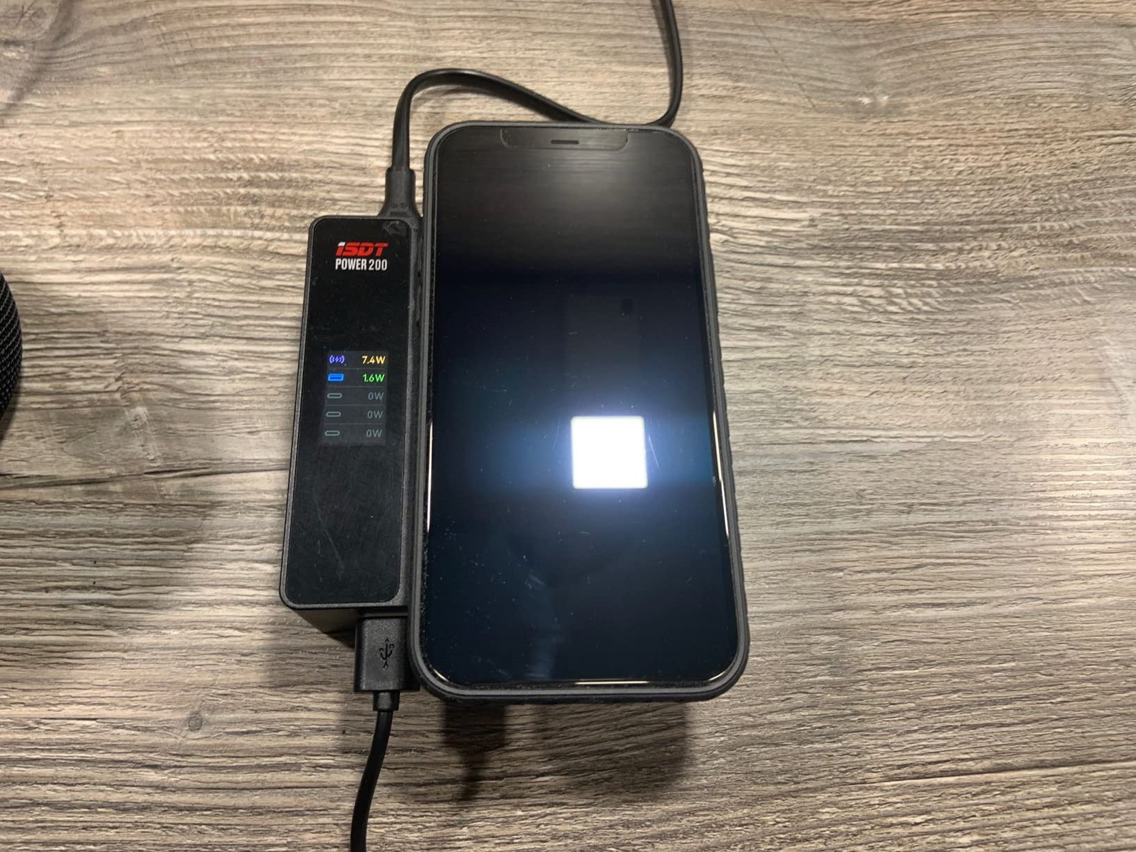 ISDT Power 200 Netzteil 200W USB-C Tisch Wireless