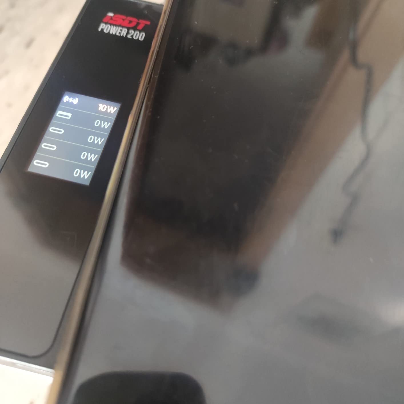 ISDT Power 200 Netzteil 200W USB-C Tisch Wireless