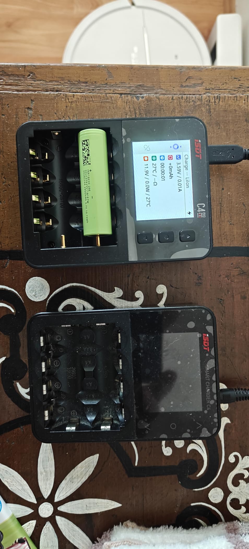 ISDT C4 EVO Rundzellen-Ladegerät 18650 AA AAA USB-C