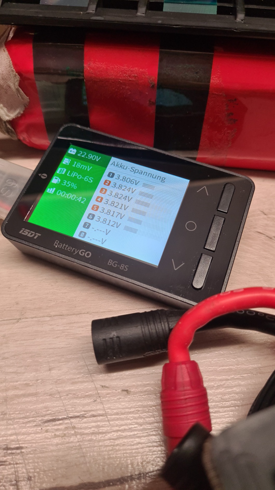 ISDT BG-8S Batterietester LiPo Checker 1-8S mit Balancer